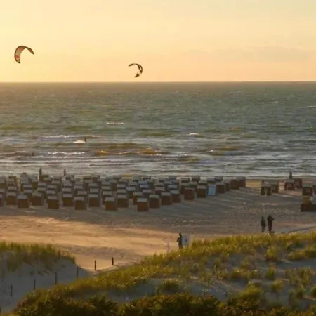 Birnbom Warnemuende * רוסטוק