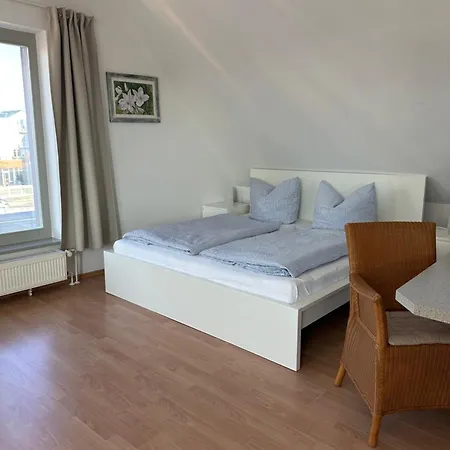 Birnbom Warnemuende Апартаменты *